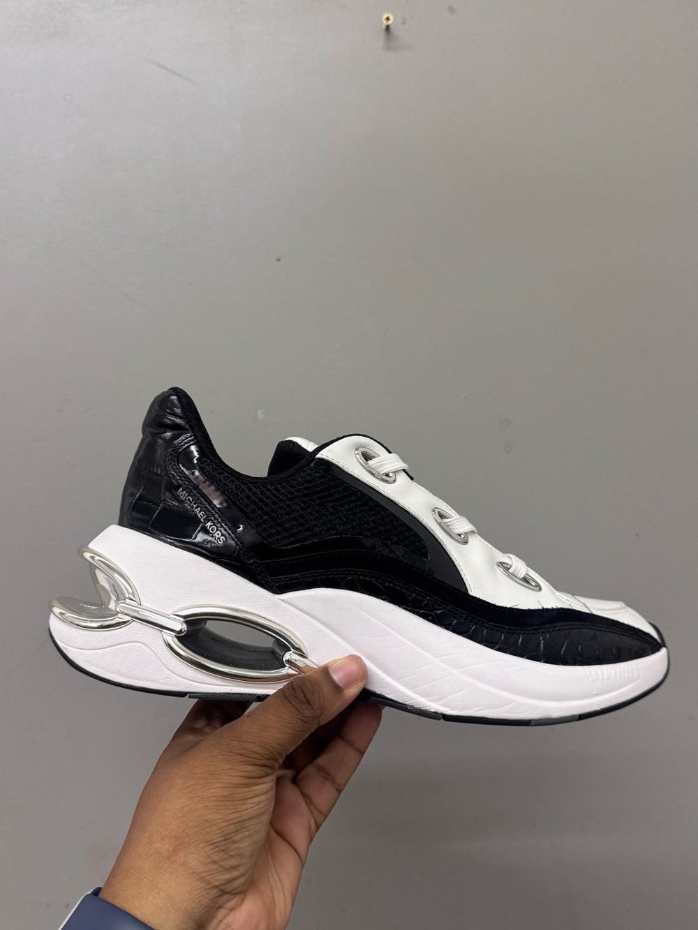 MICHAEL MICHAEL KORS Toni Mixed Media Trainer Black and white size 8